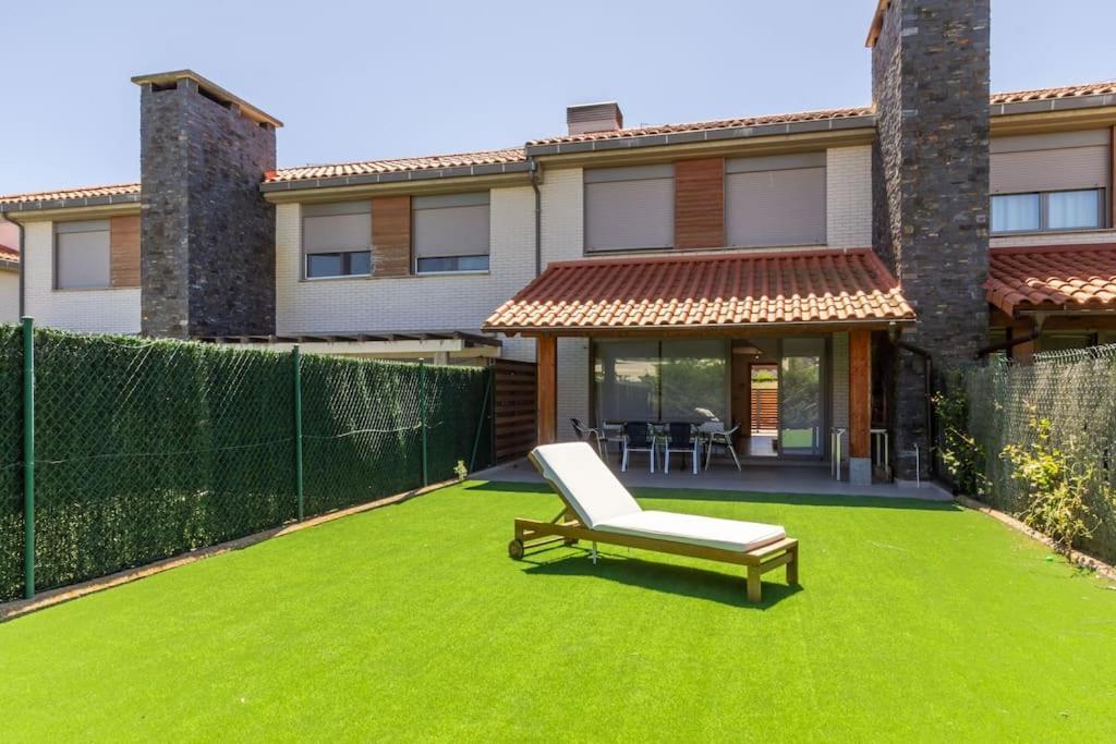 Chalet En Ciruena Con Barbacoa Bagian luar foto